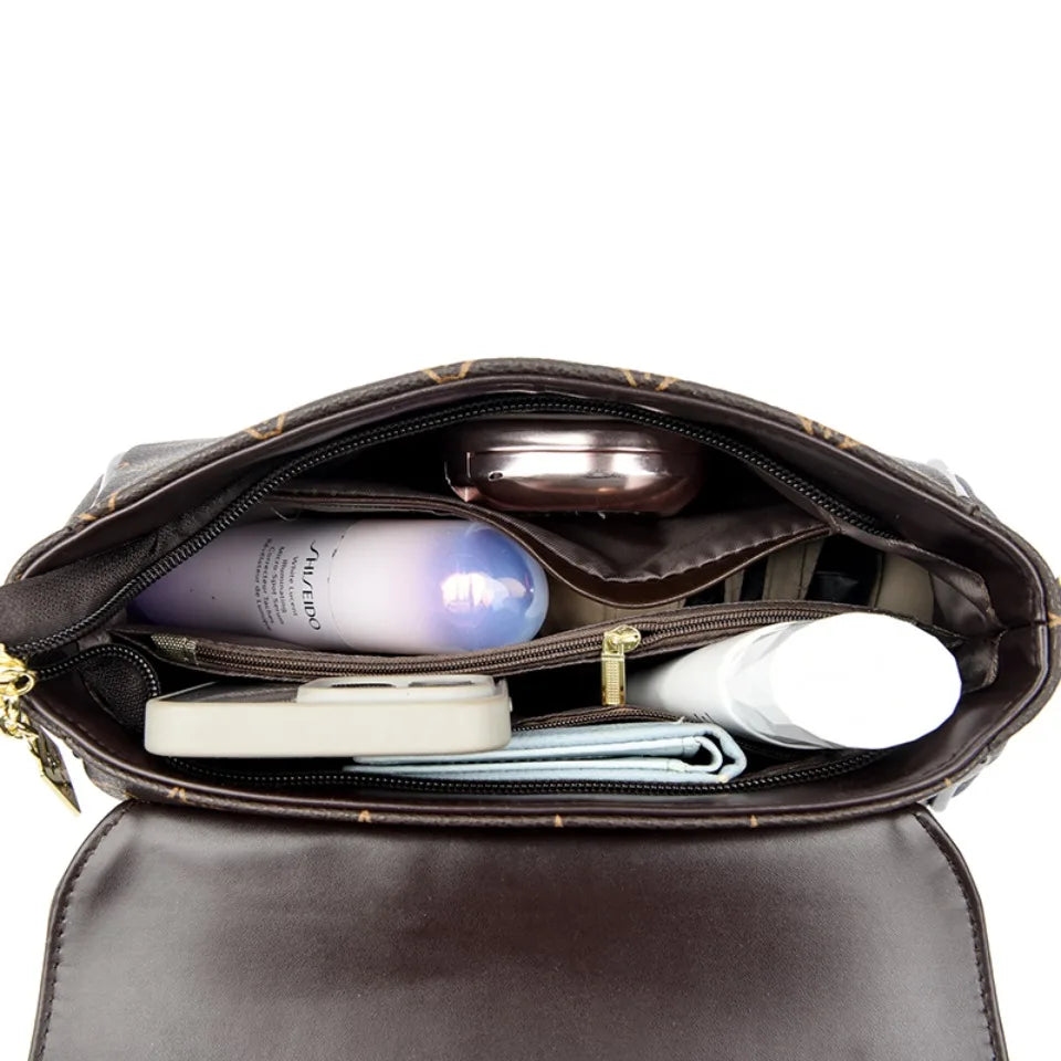 Ellison & Clarke | Vintage Charm Crossbody with charm