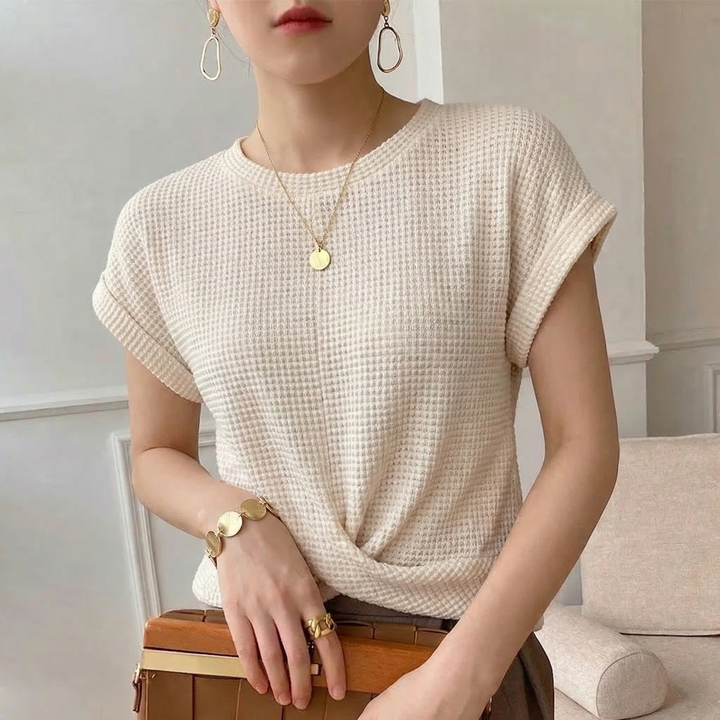 Vivienne | Women's Textured Tee for Everyday Comfort