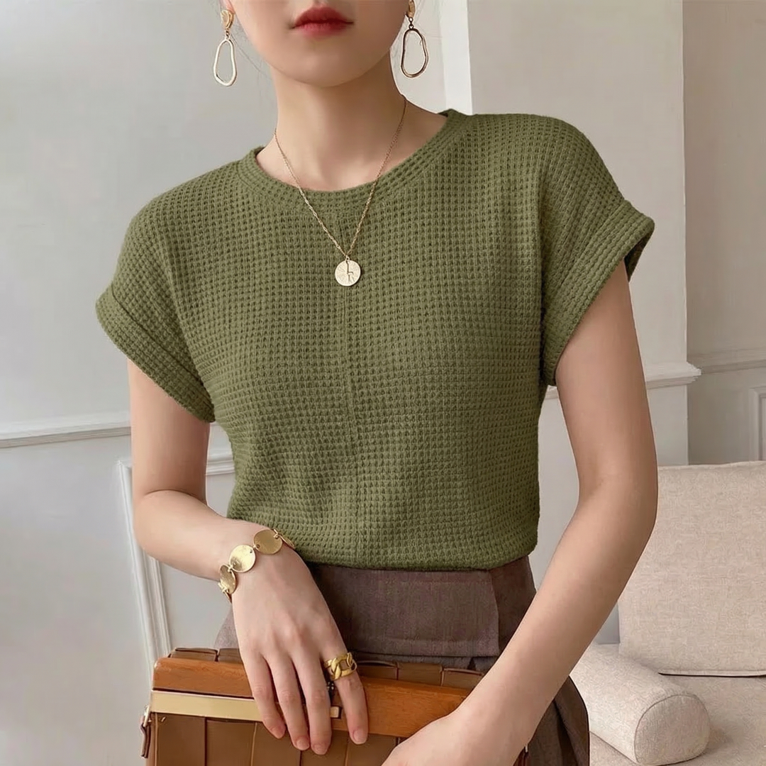 Vivienne | Women's Textured Tee for Everyday Comfort