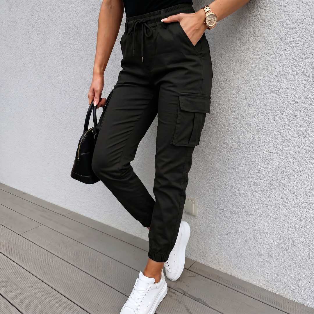 Nova | Women’s Cargo Trousers in a Tapered Everyday Fit