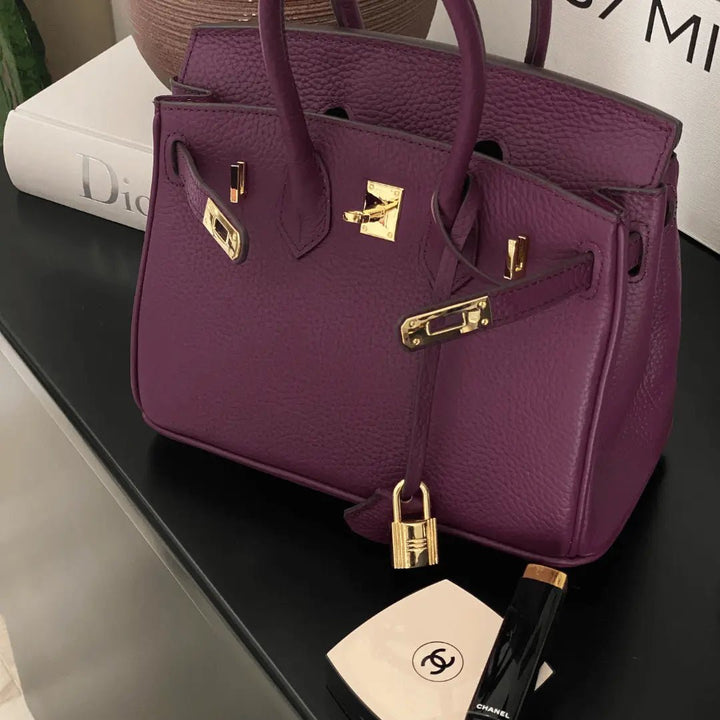 Amelia | Women’s Handbag with a Structured Top Handle Design