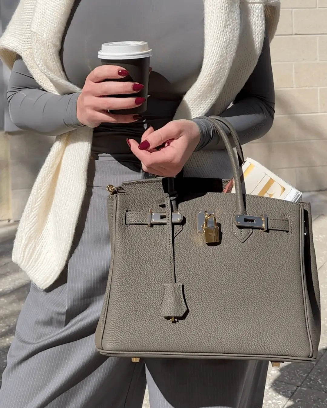 Amelia | Women’s Handbag with a Structured Top Handle Design