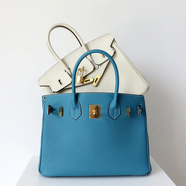 Amelia | Women’s Handbag with a Structured Top Handle Design
