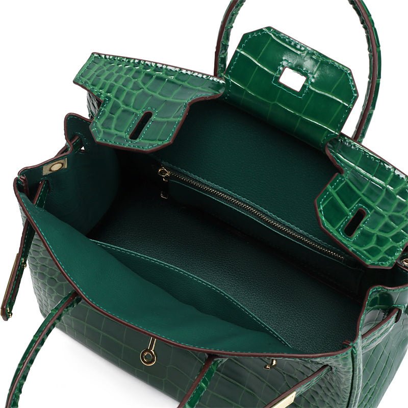 Amelia | Women’s Handbag with a Structured Top Handle Design
