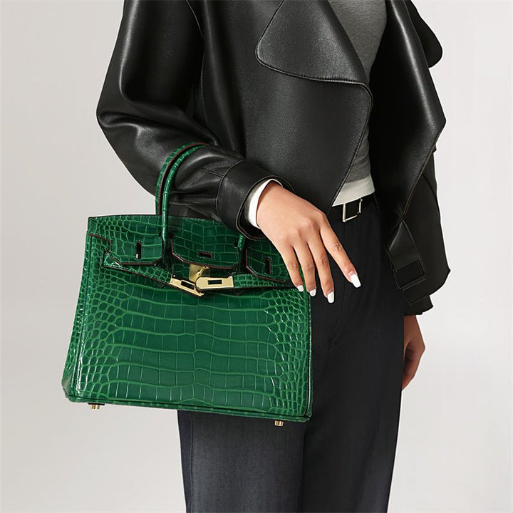 Amelia | Women’s Handbag with a Structured Top Handle Design