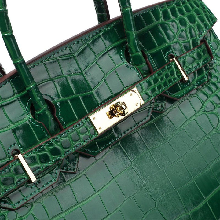 Amelia | Women’s Handbag with a Structured Top Handle Design