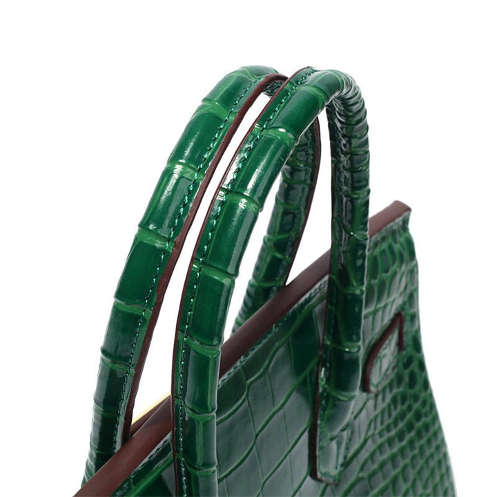 Amelia | Women’s Handbag with a Structured Top Handle Design