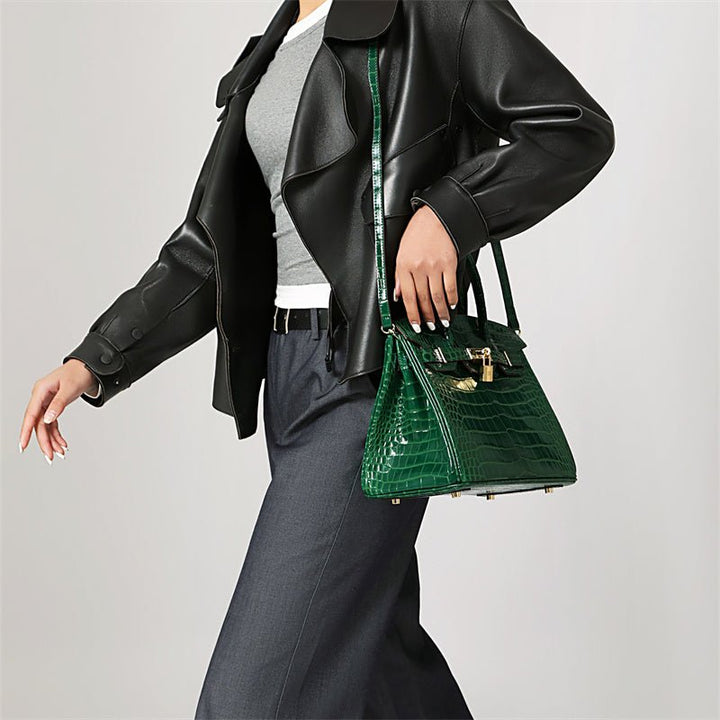 Amelia | Women’s Handbag with a Structured Top Handle Design