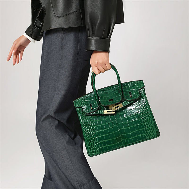 Amelia | Women’s Handbag with a Structured Top Handle Design